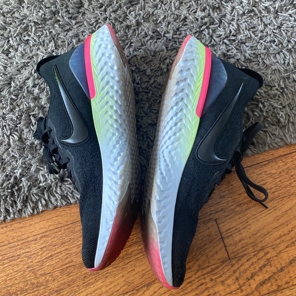 Nike Epic React Flyknit Running Multicolor Sneakers Men's Size 9.5 - Picture 6 of 14